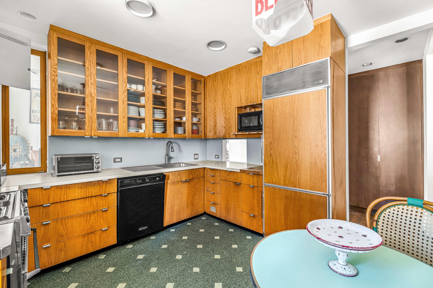 2 W 67TH Street 6/7DE