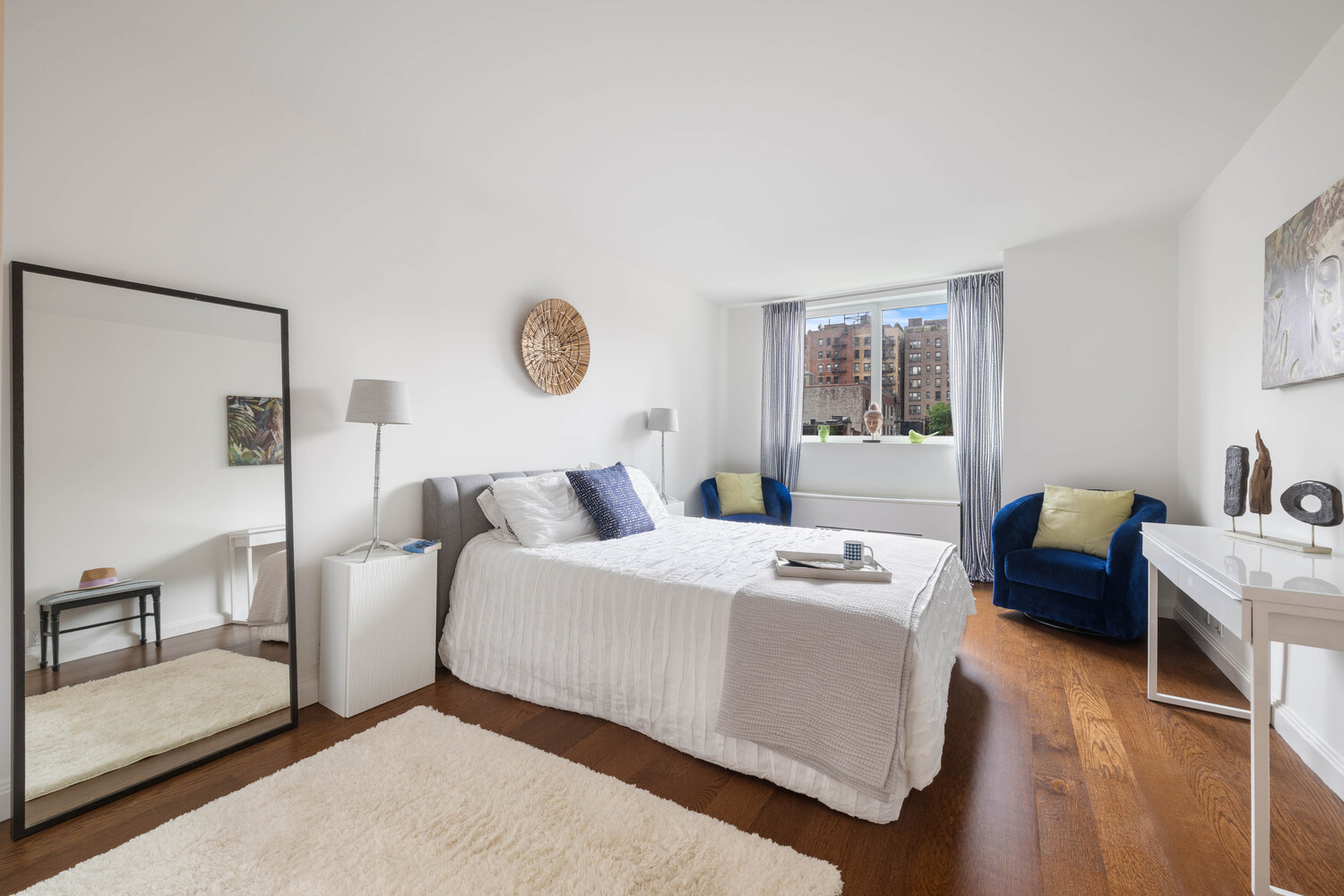 200 E 94TH Street 612