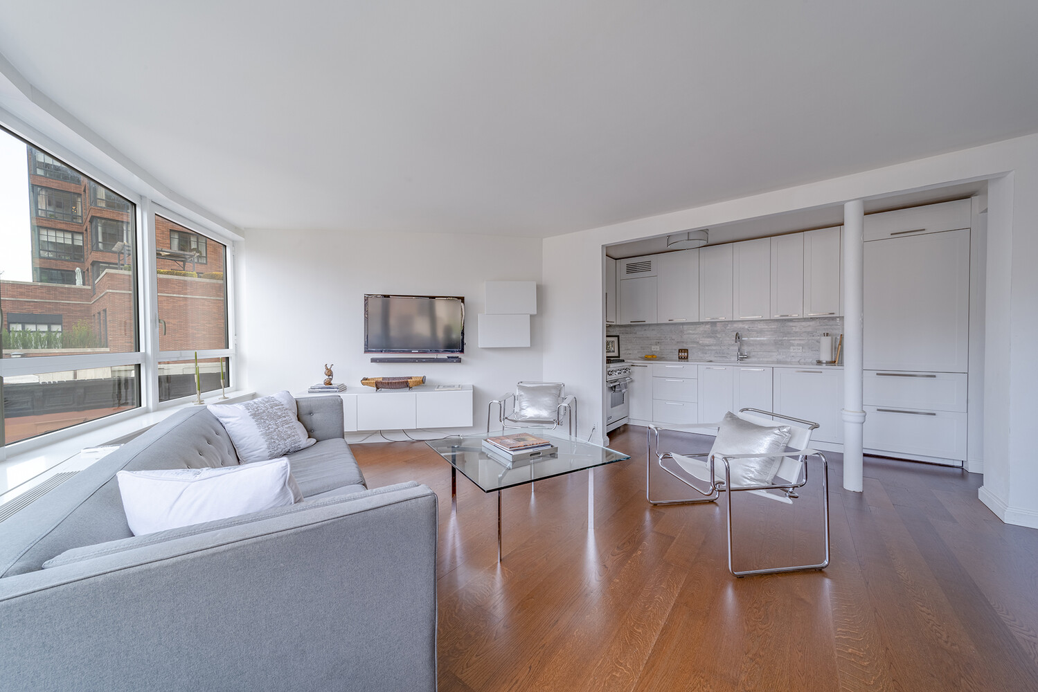 200 E 94TH Street 614
