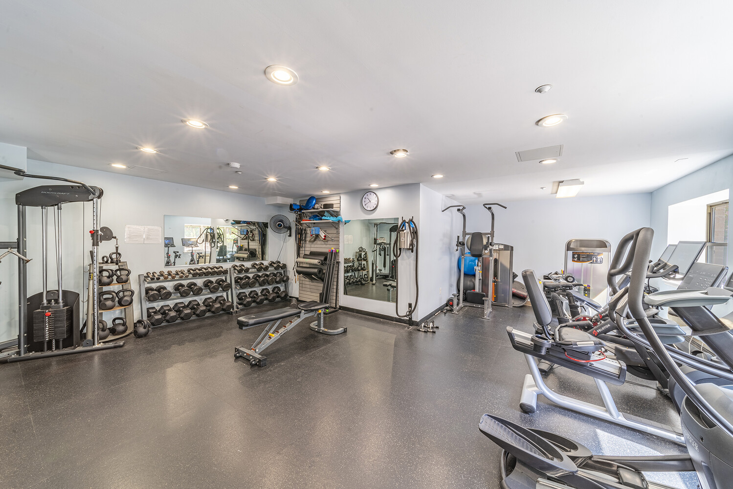 1787 MADISON Avenue 202