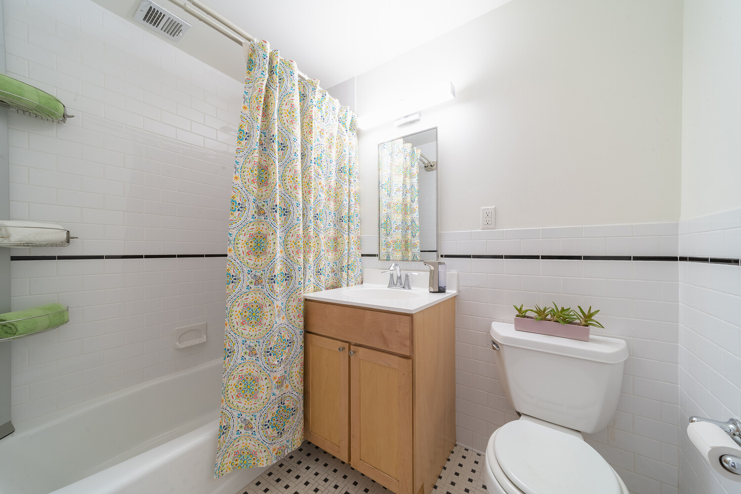 1787 MADISON Avenue 202