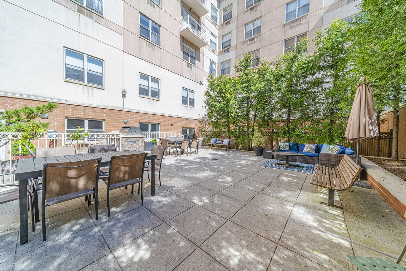 1787 MADISON Avenue 202