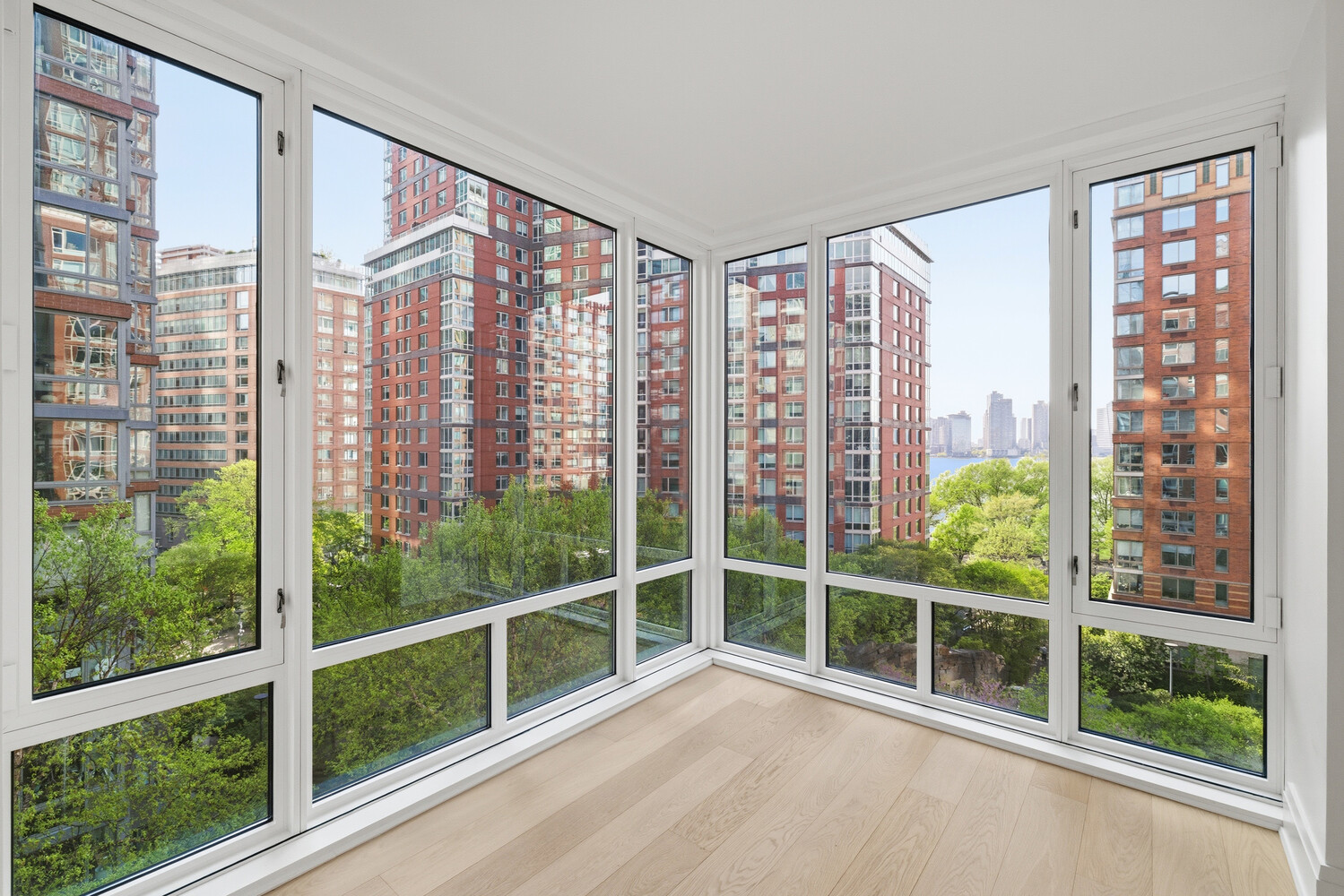 210 WARREN Street 8I