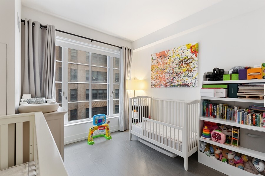 70 CHARLTON Street 5E