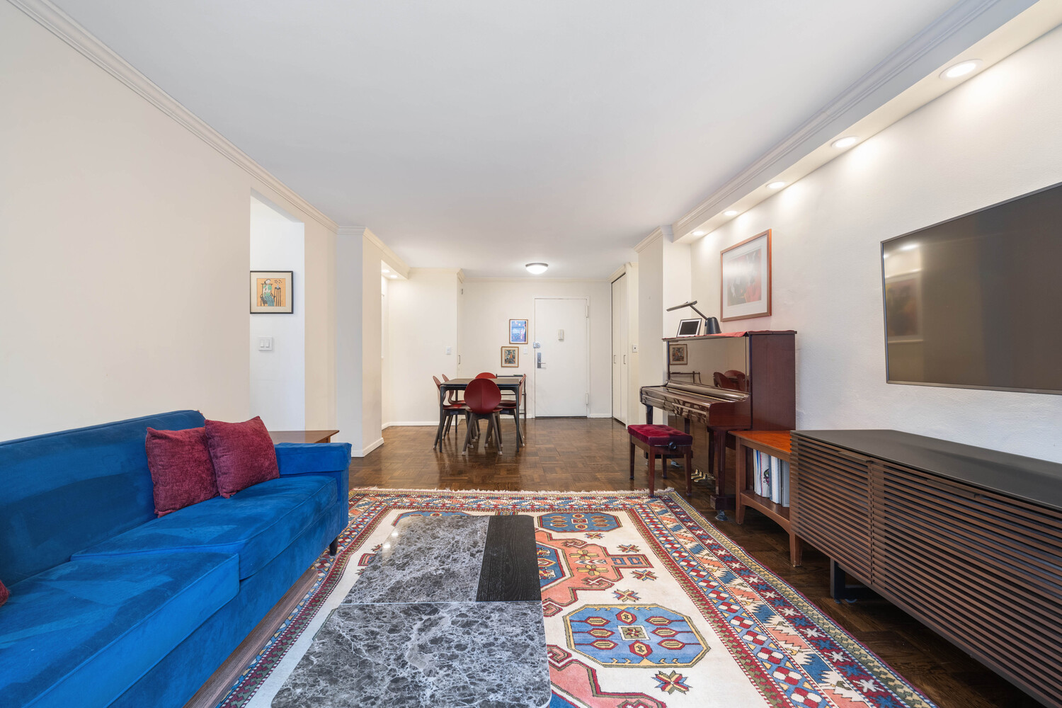 301 E 69TH Street 4K