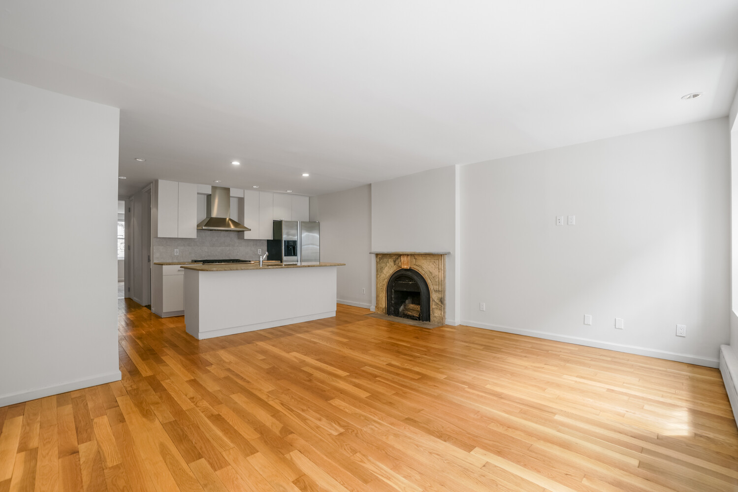 459 W 47TH Street GRDN