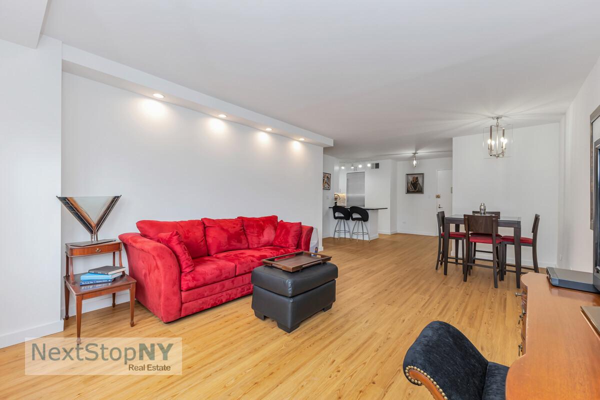 400 E 56TH Street 35S