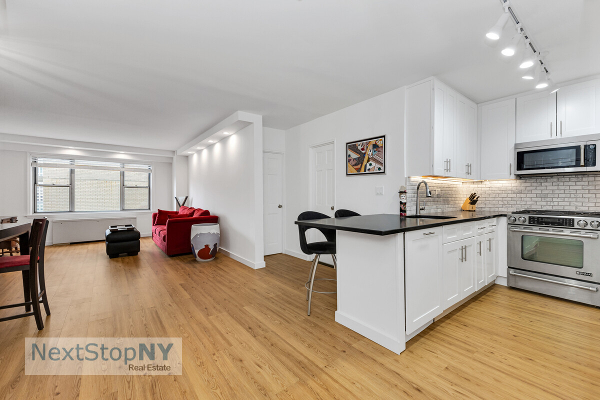 400 E 56TH Street 35S