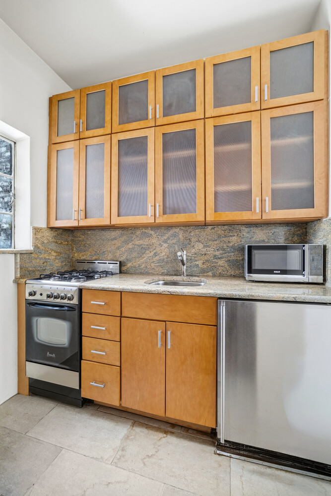 59 E 75TH Street 5A