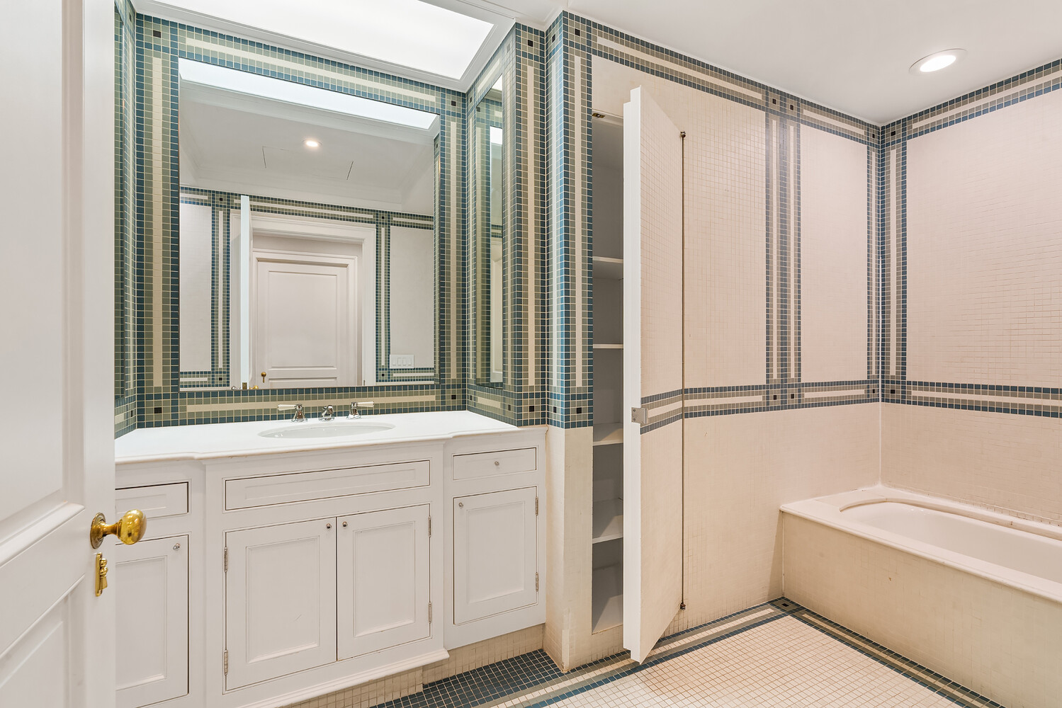 635 PARK Avenue MAISONETTE