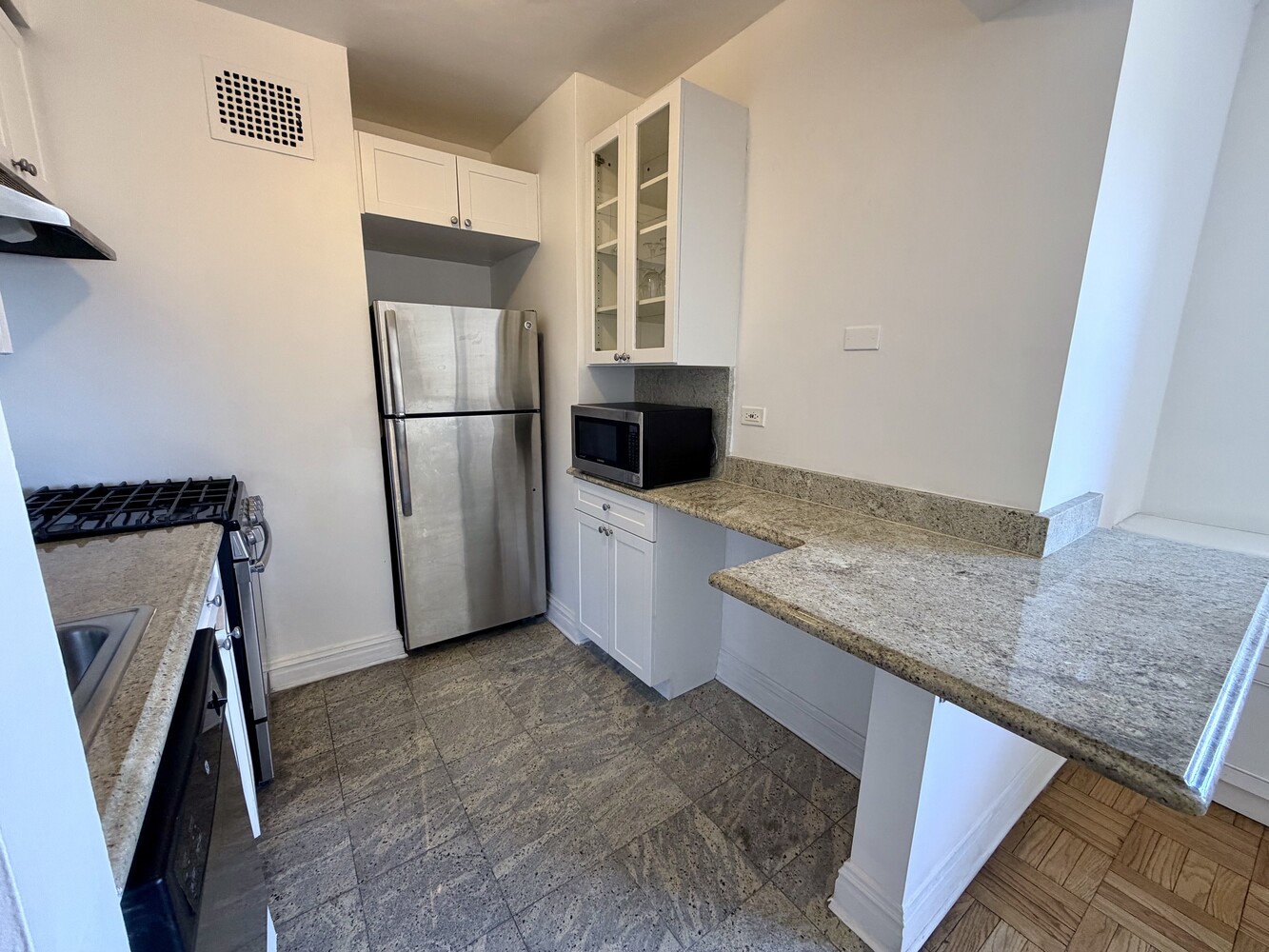 305 E 72ND Street 10A