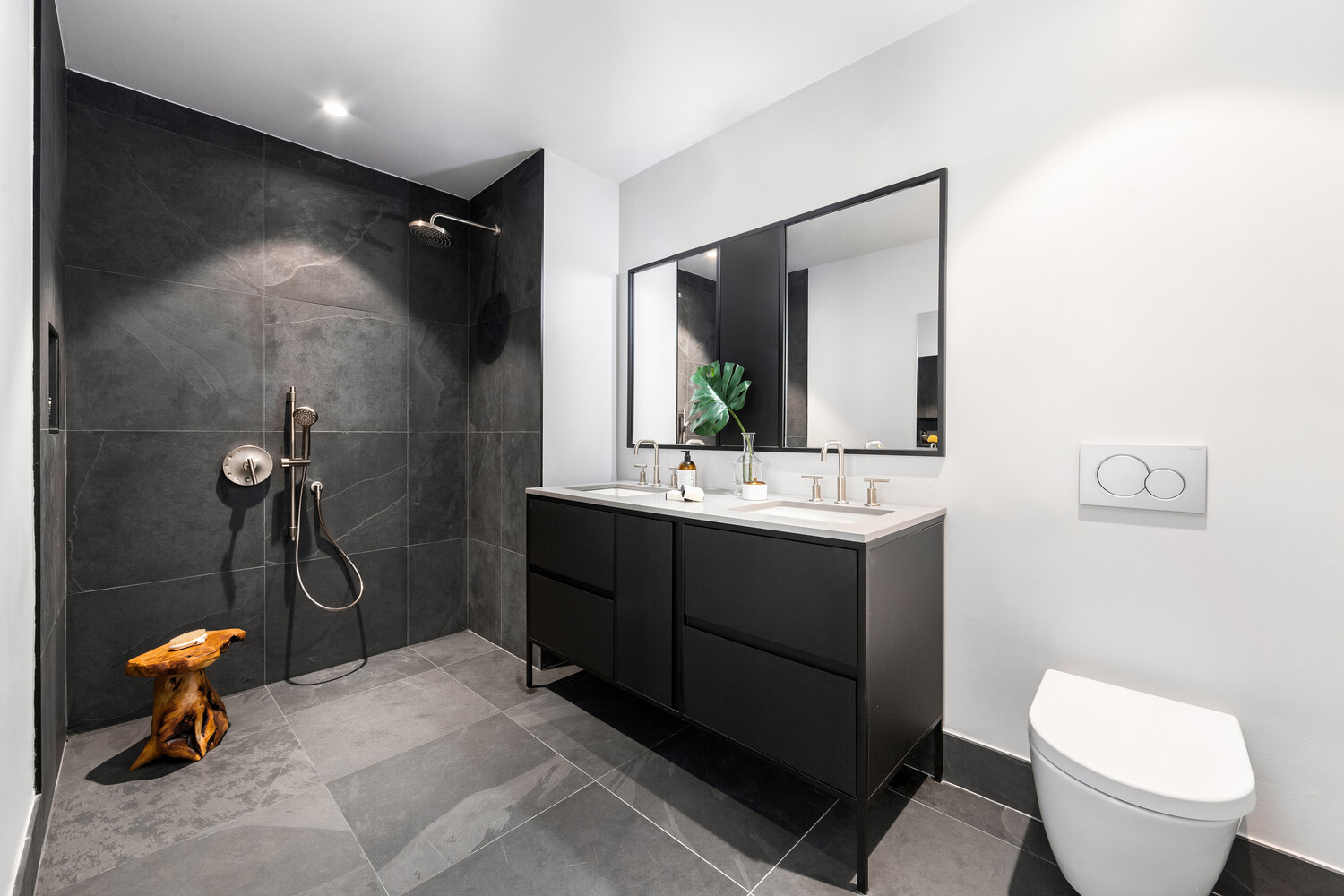 45 E 7TH Street 3D