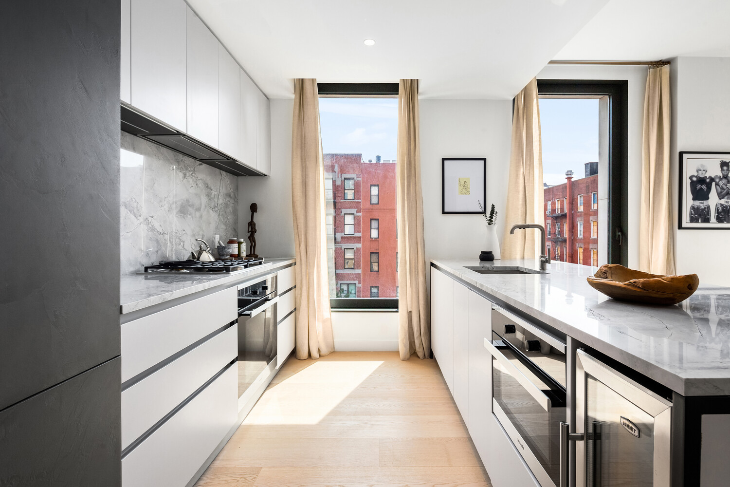 45 E 7TH Street 3D