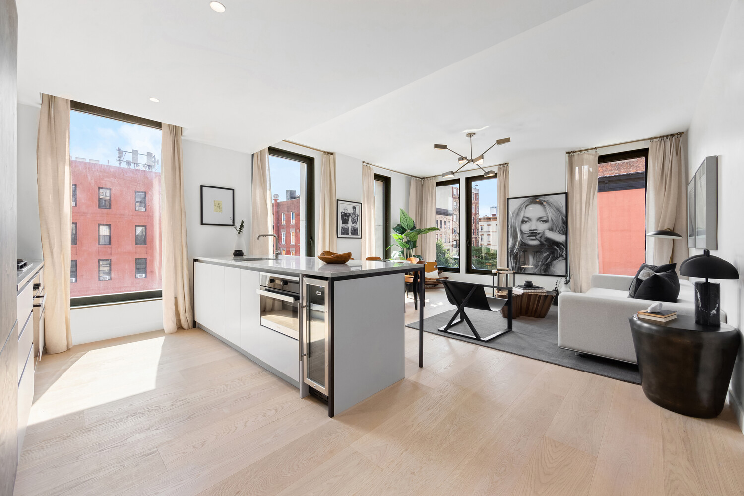45 E 7TH Street 3D