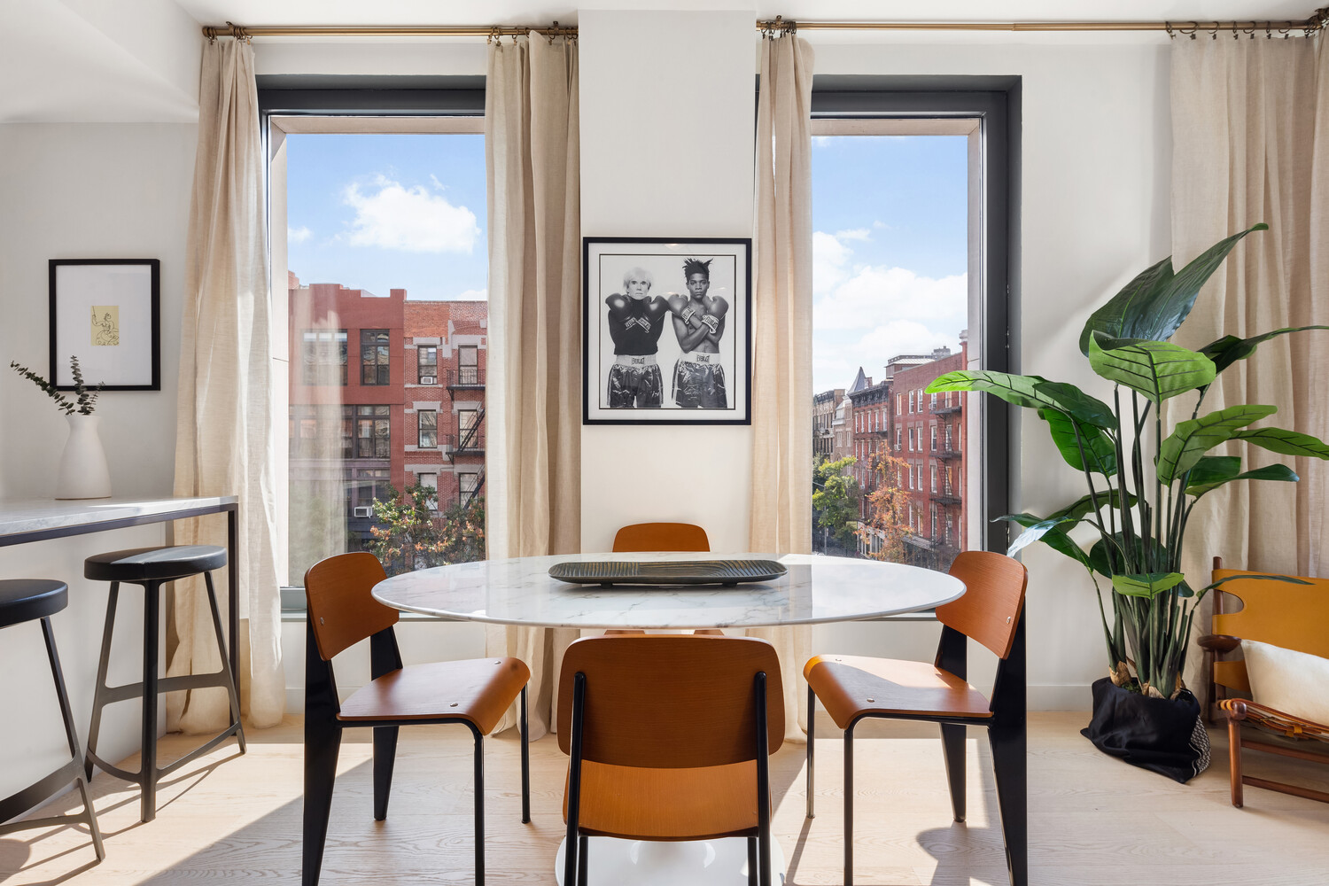 45 E 7TH Street 3D