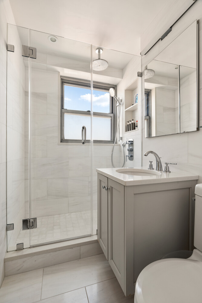 360 E 72ND Street C2501