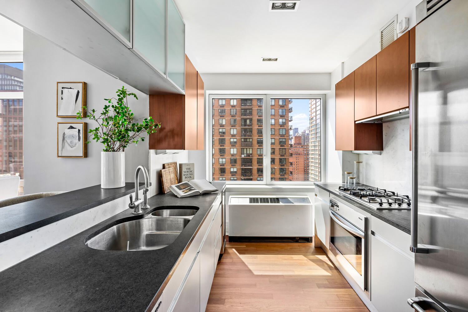 300 E 55TH Street 16D