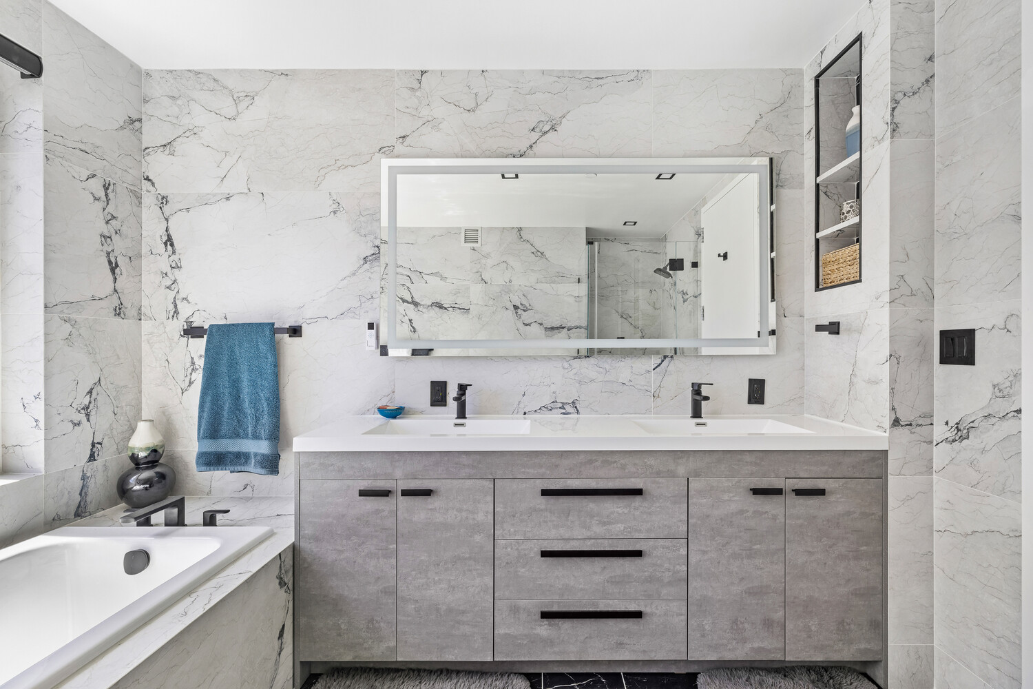 300 E 55TH Street 16D