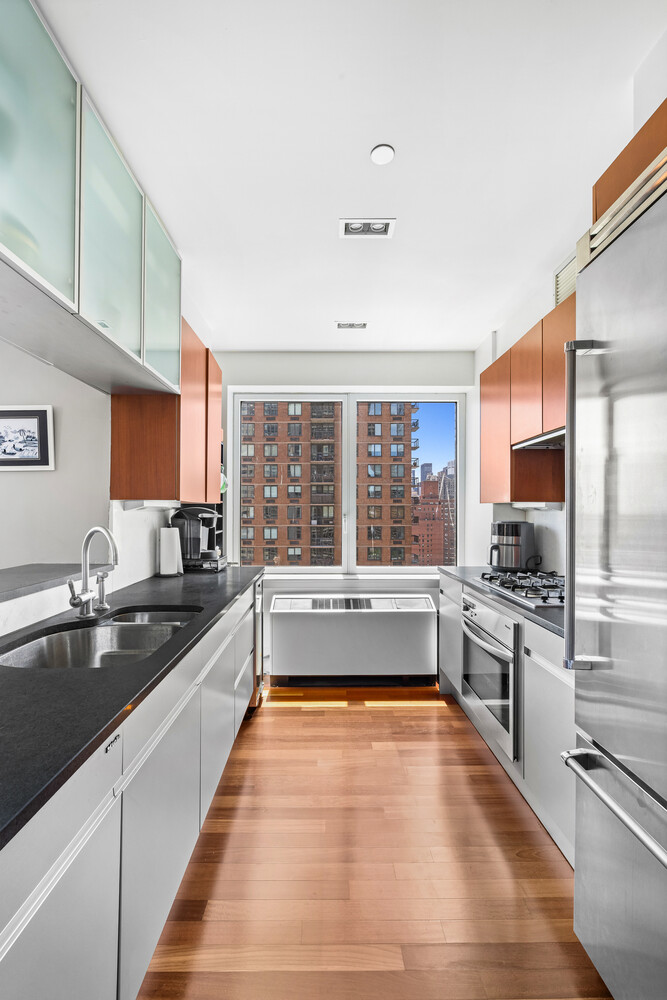 300 E 55TH Street 16D