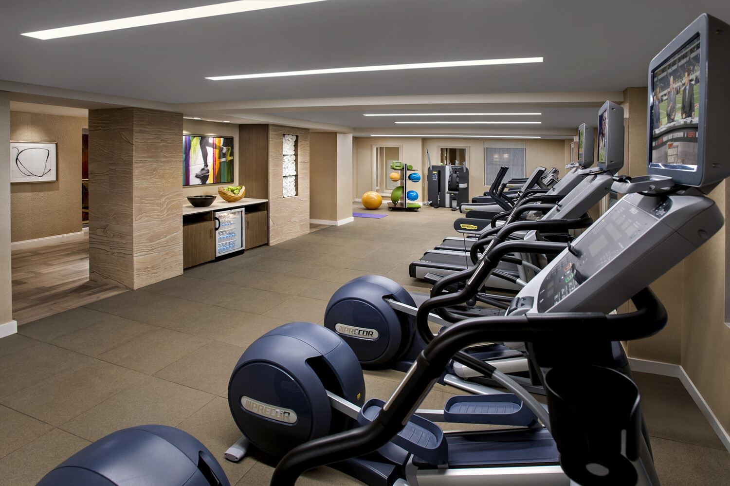 160 CENTRAL Park S 2811