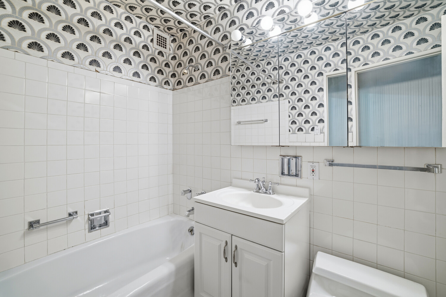 170 W END Avenue 18D