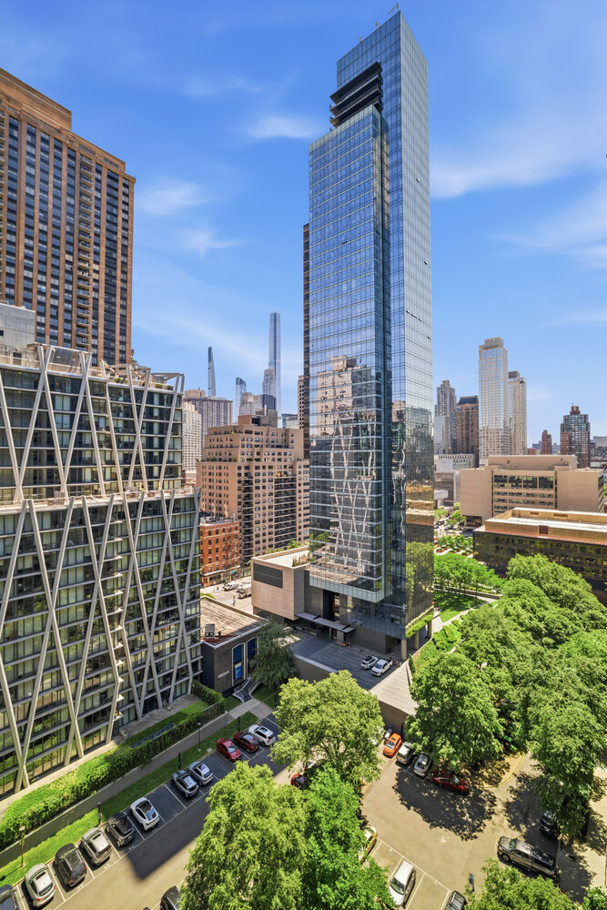 170 W END Avenue 18D