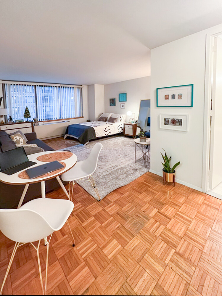 235 E 40TH Street 12I