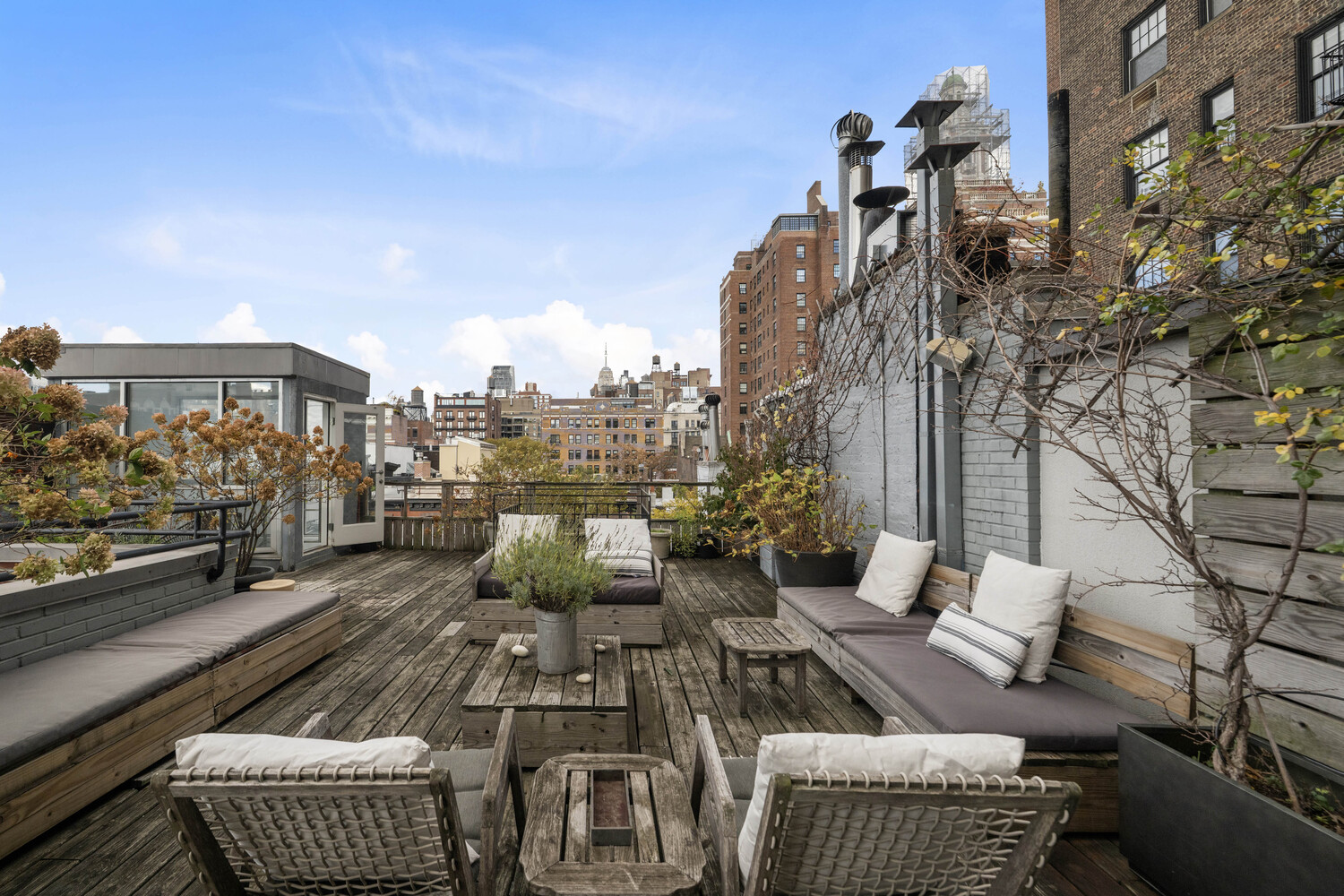 12 W 10TH Street 4