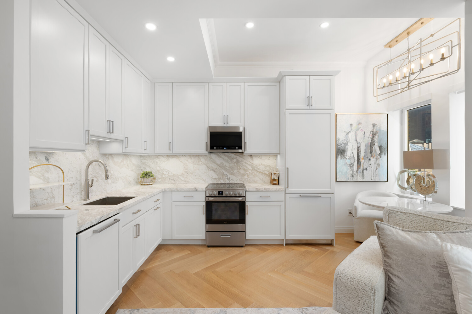 160 CENTRAL Park S 1817