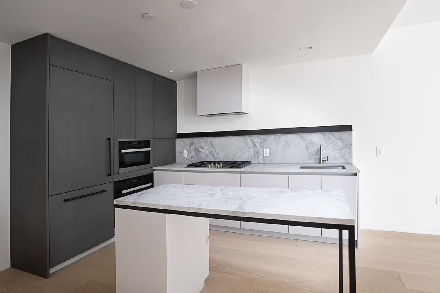 45 E 7TH Street 3B