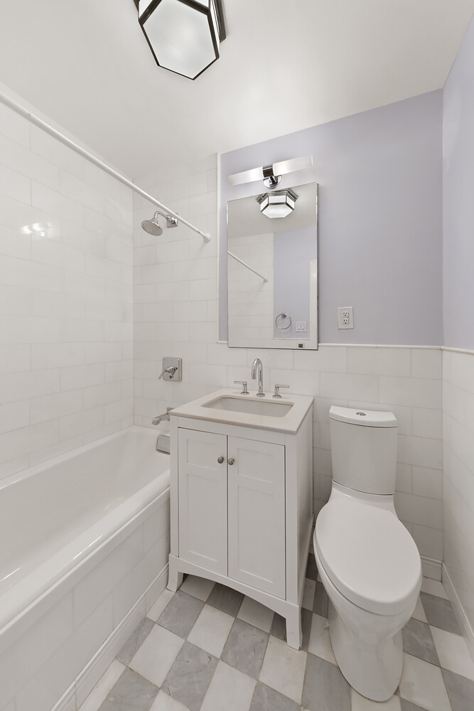 16 SUTTON Place 2B