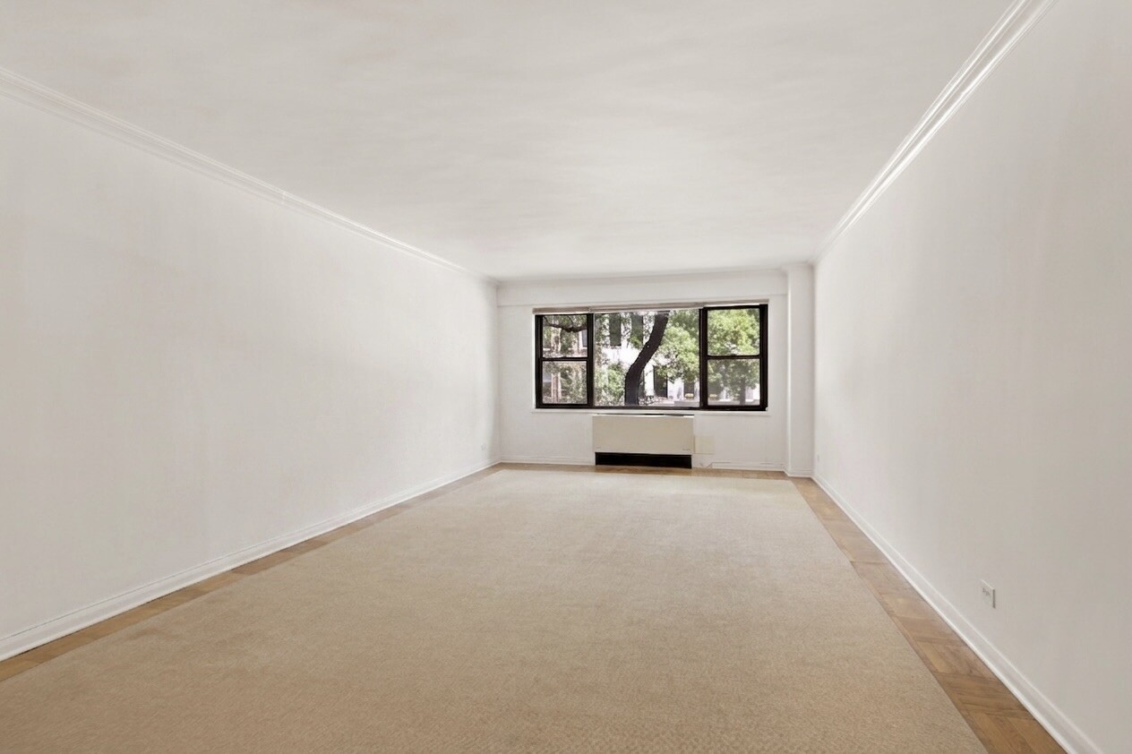 16 SUTTON Place 2B