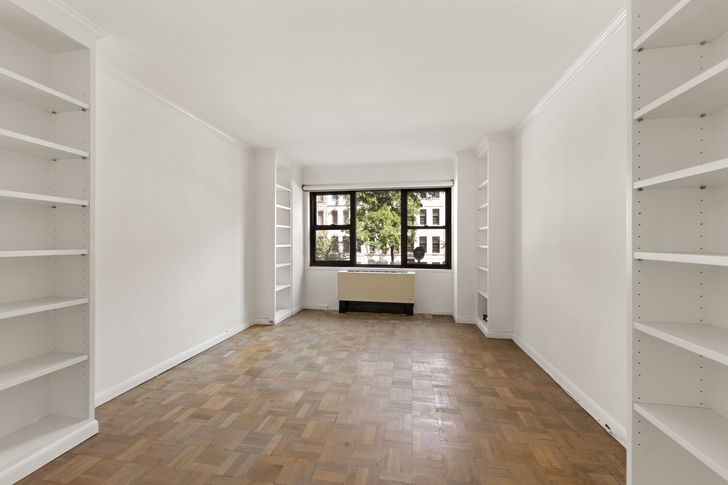 16 SUTTON Place 2B
