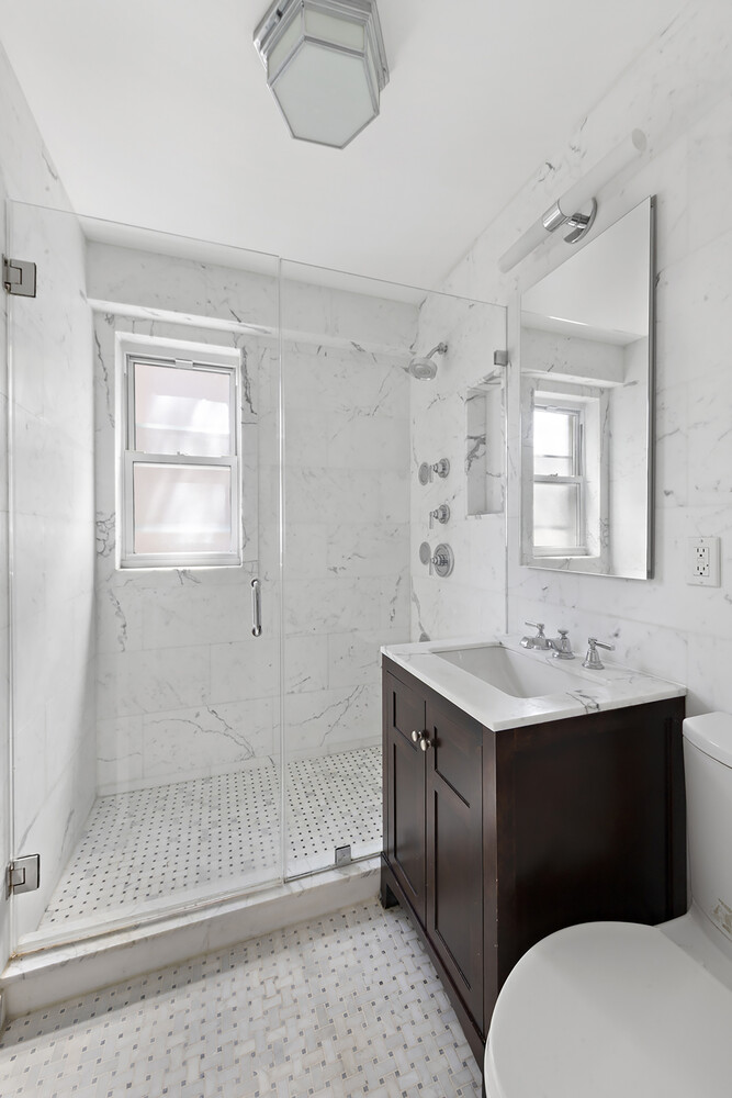 16 SUTTON Place 2B