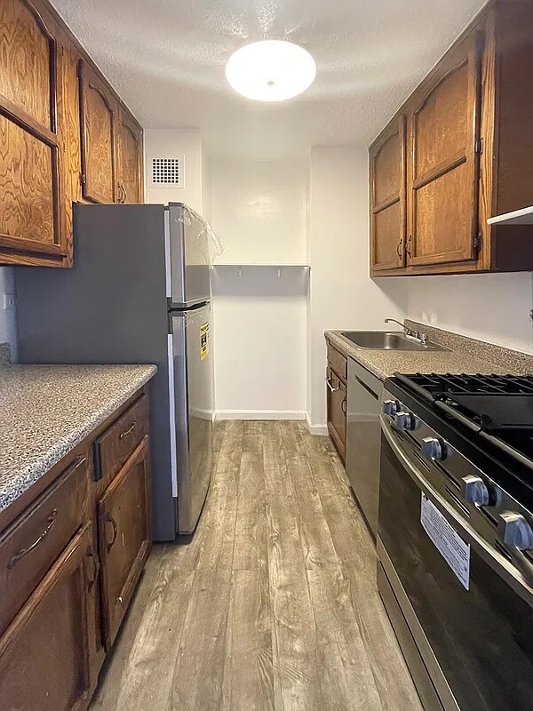 301 E 79TH Street 16P