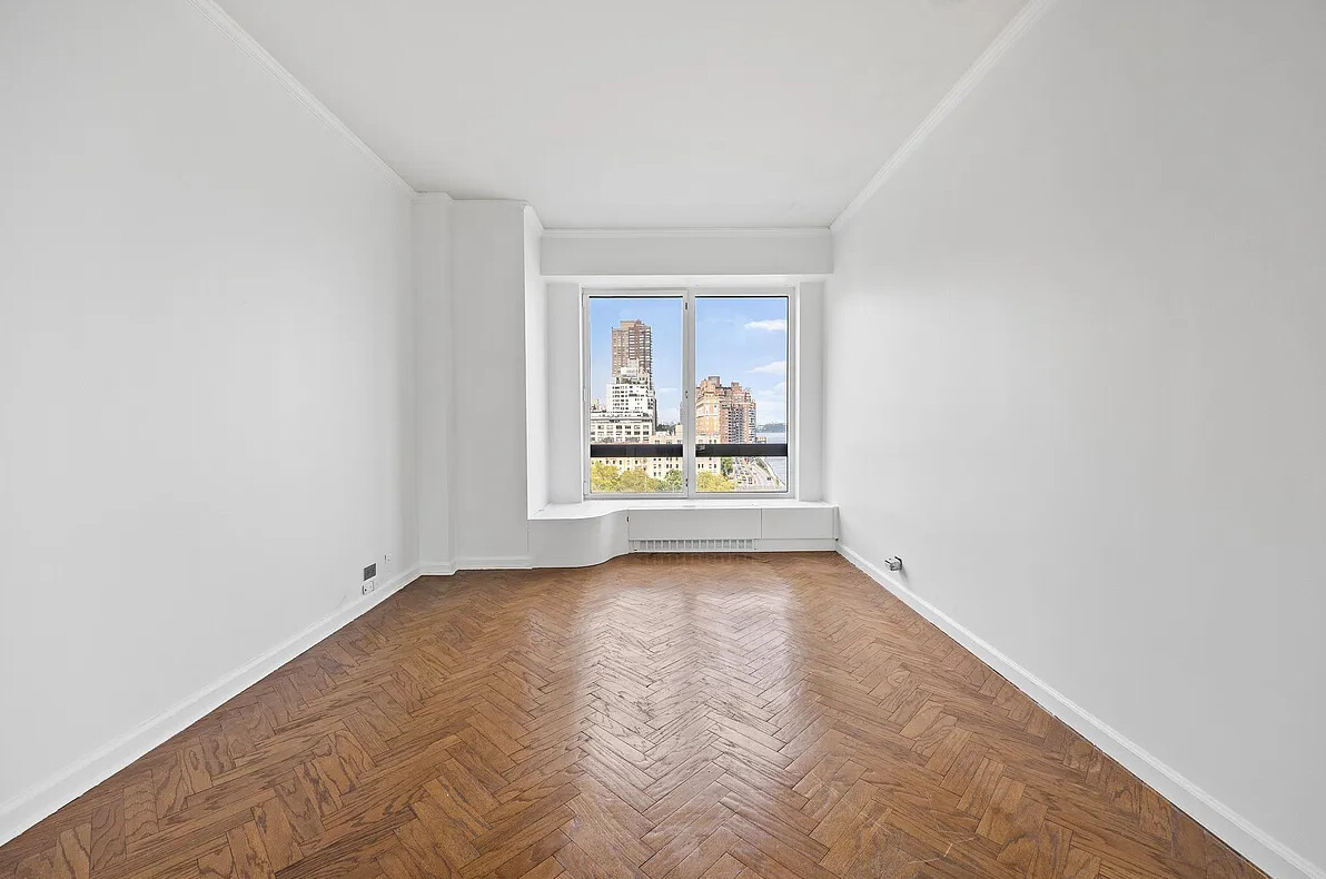 530 E 76TH Street 10F