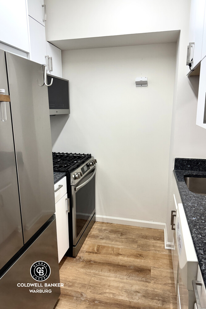 530 E 76TH Street 10F