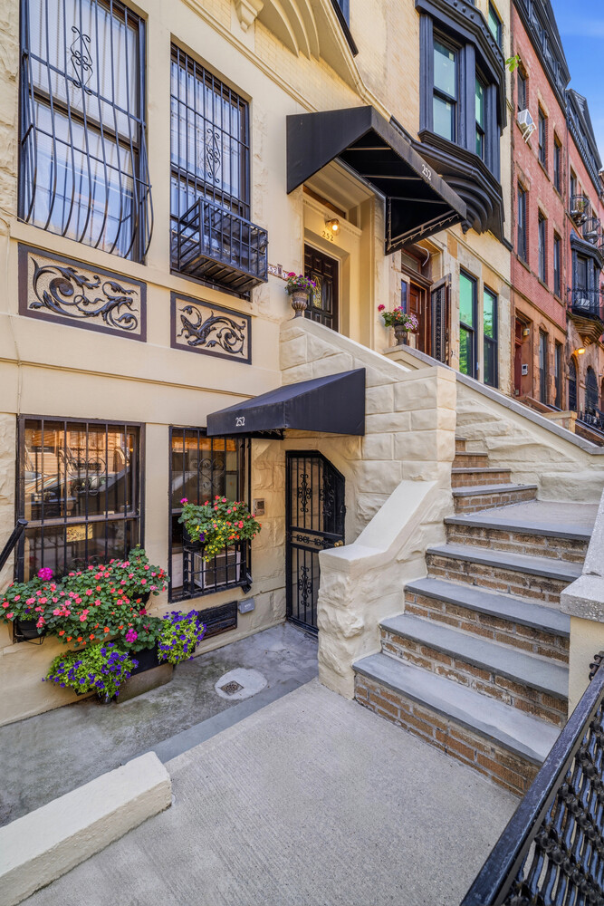 252 W 136TH Street