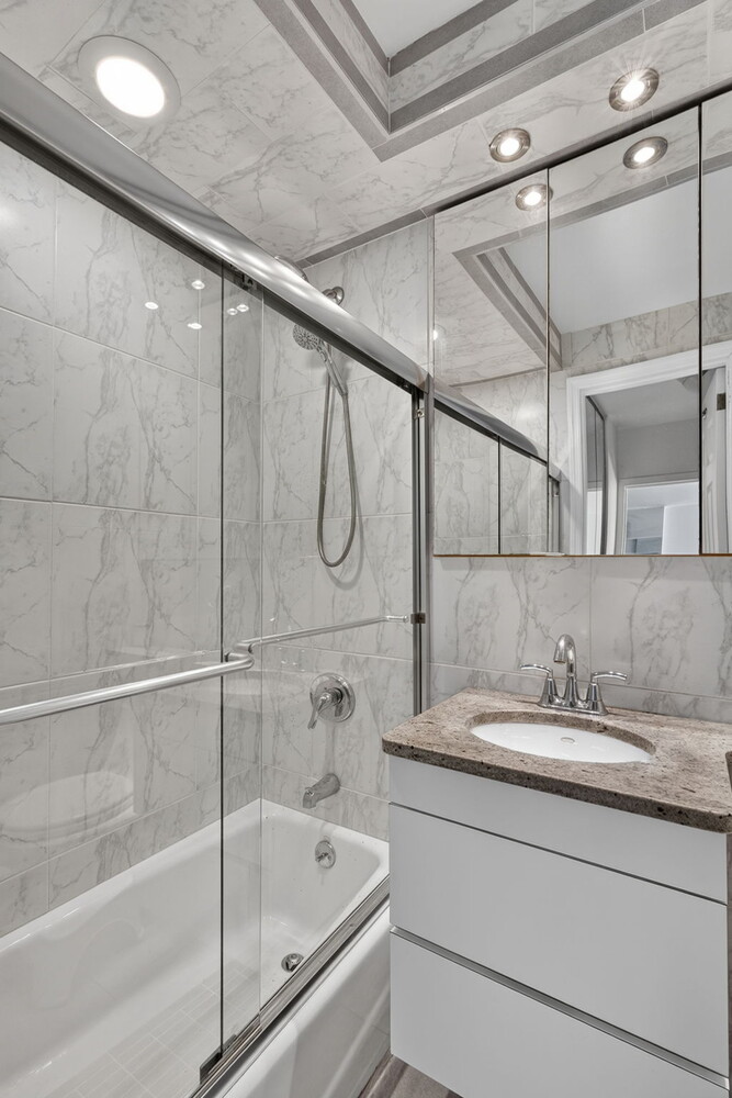 305 E 24TH Street 14K
