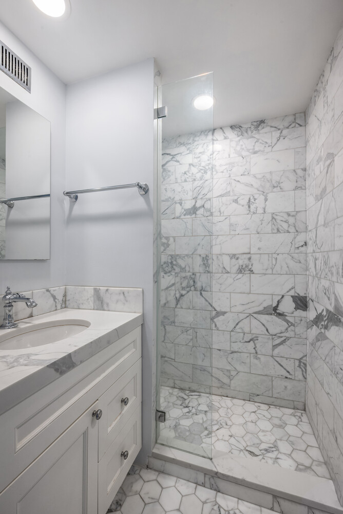 190 E 72ND Street 22C