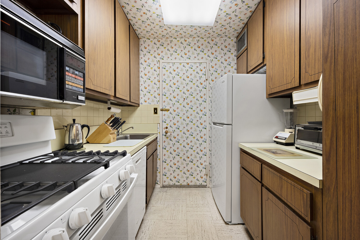 400 E 56TH Street 23F