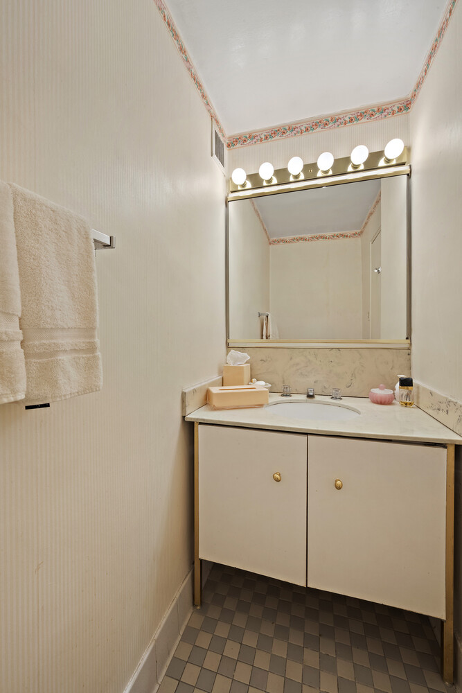 400 E 56TH Street 23F