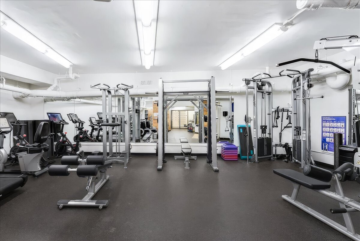 200 CENTRAL Park S 25B