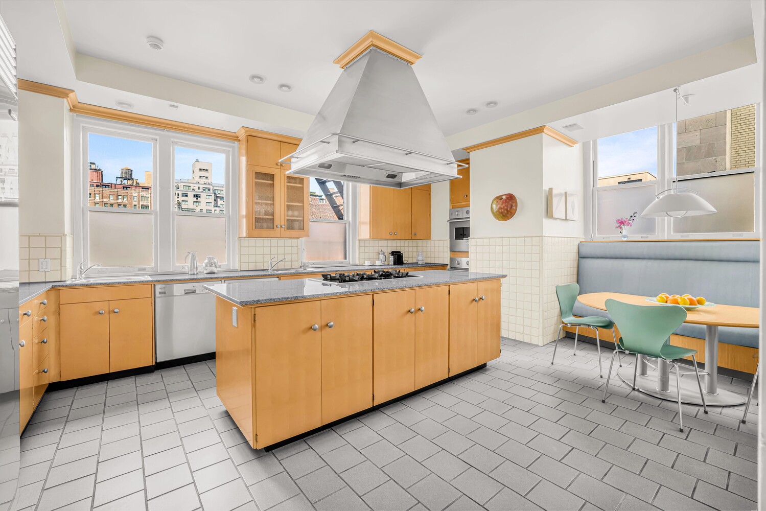 660 PARK Avenue 7THFLOOR