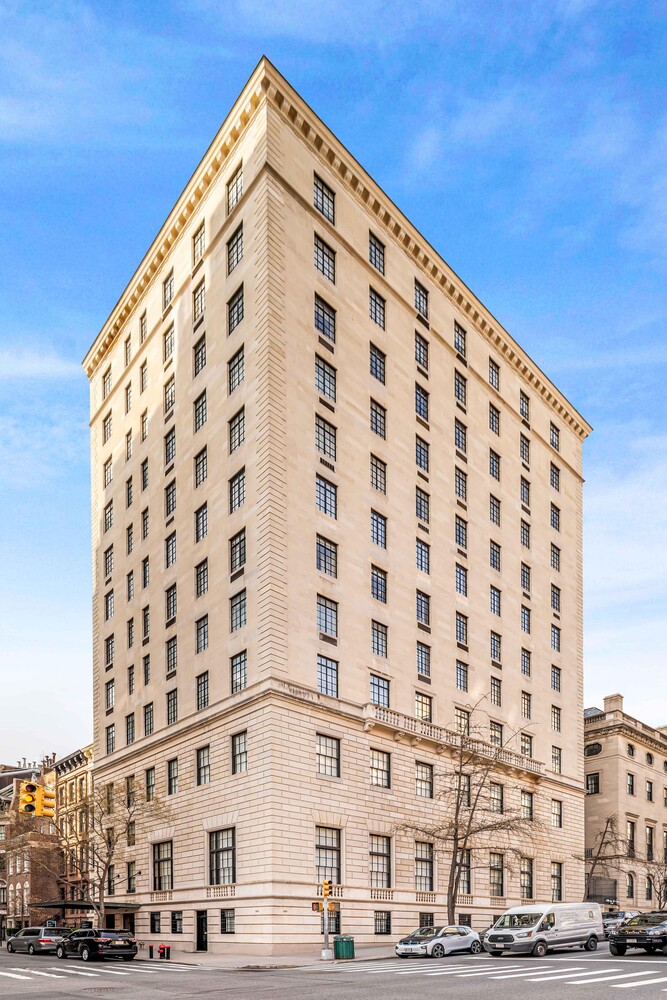 660 PARK Avenue 7THFLOOR