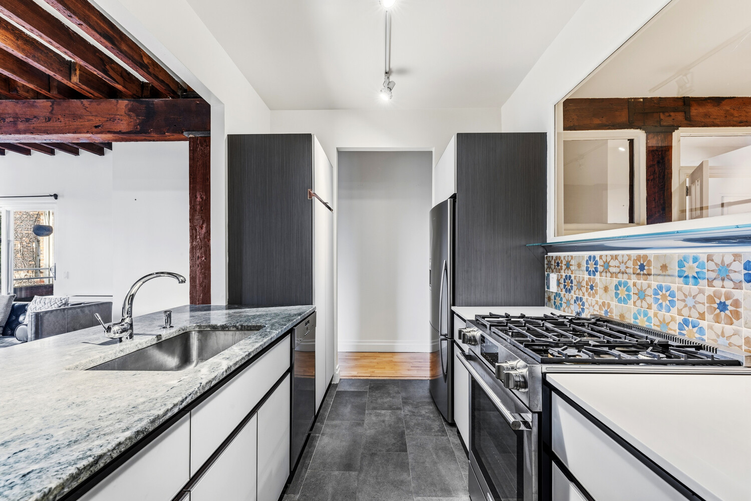 35 BETHUNE Street 5B