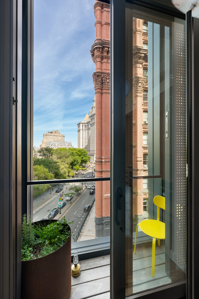 33 PARK Row 6B