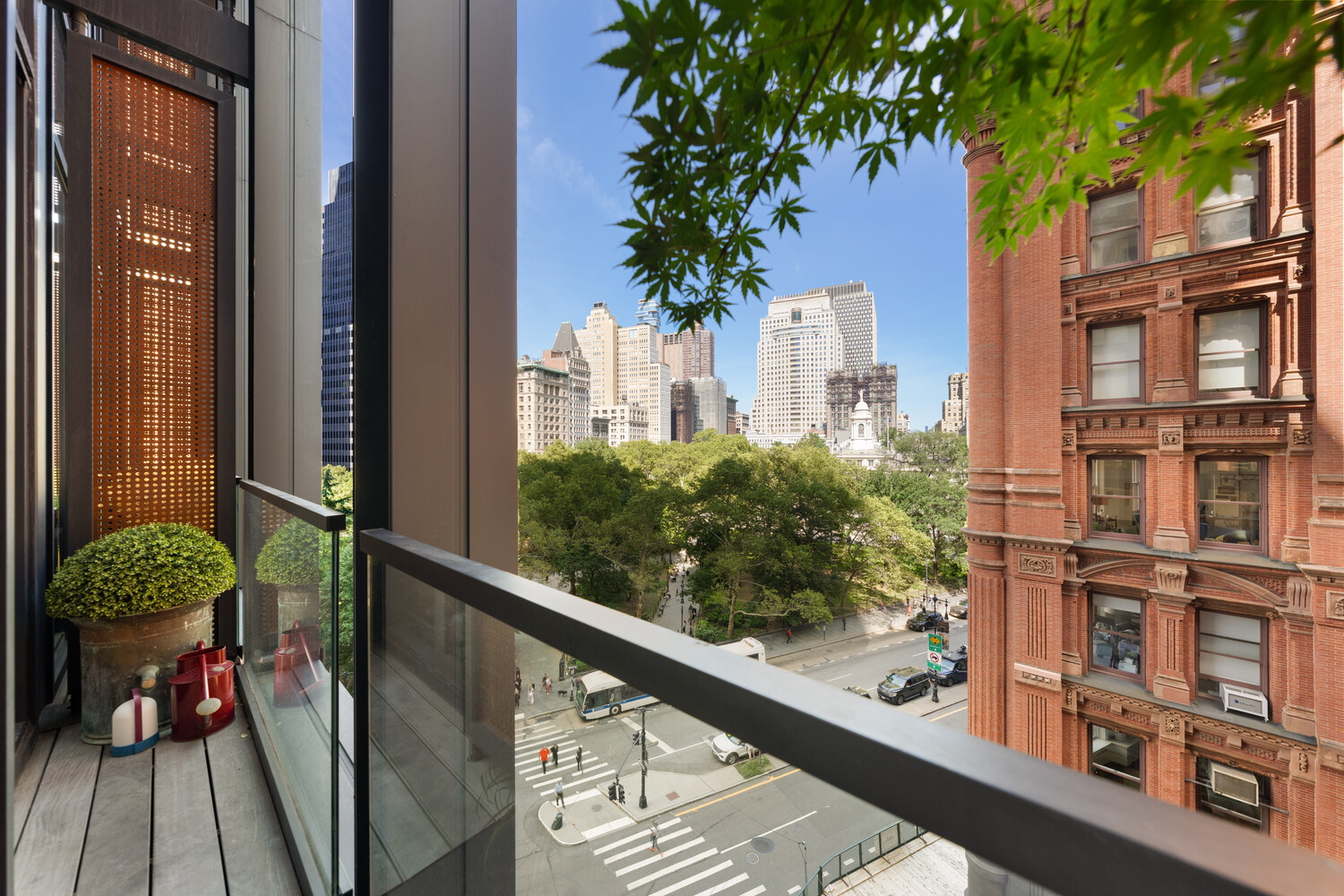 33 PARK Row 6B
