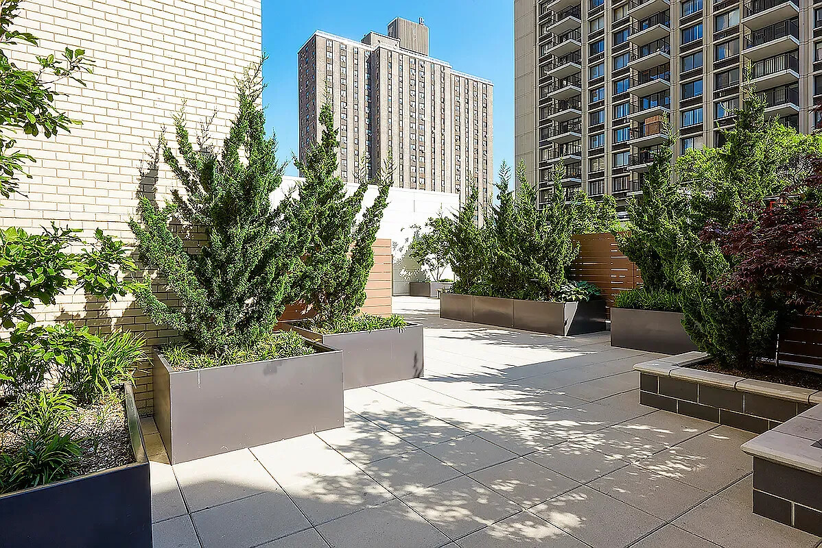 100 W 93RD Street 21J