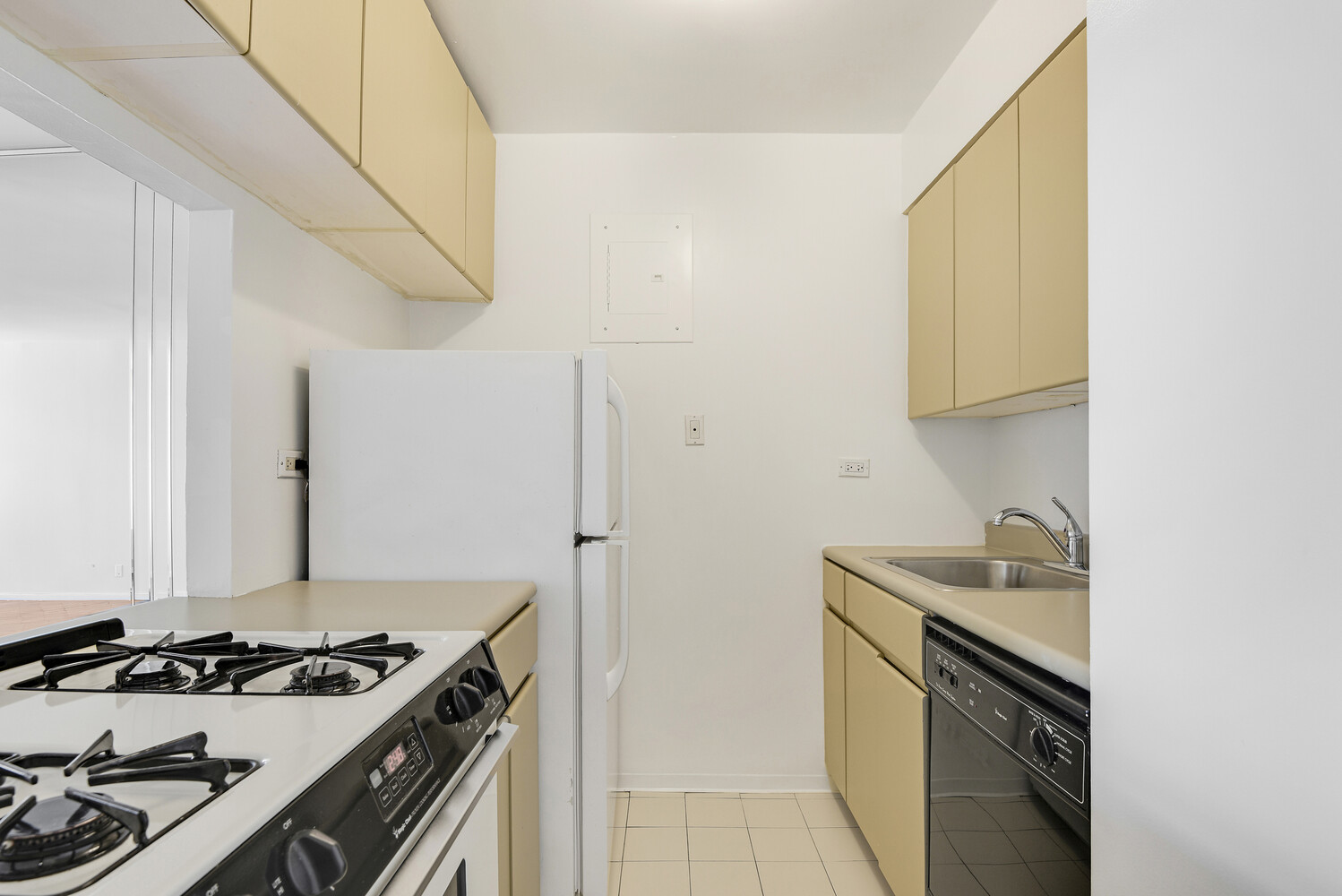 400 E 70TH Street 1607